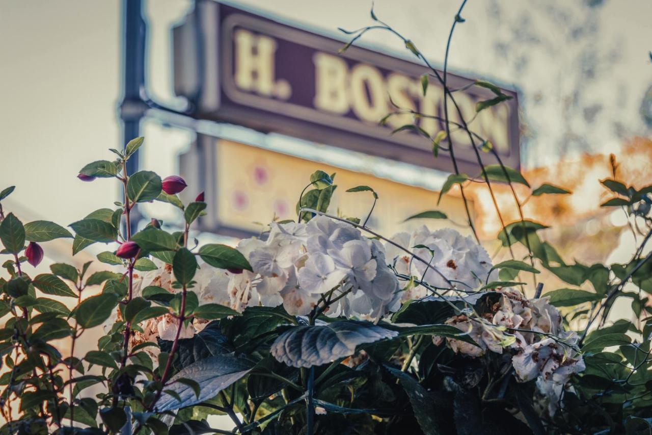 Hotel Boston Чезенатико Екстериор снимка